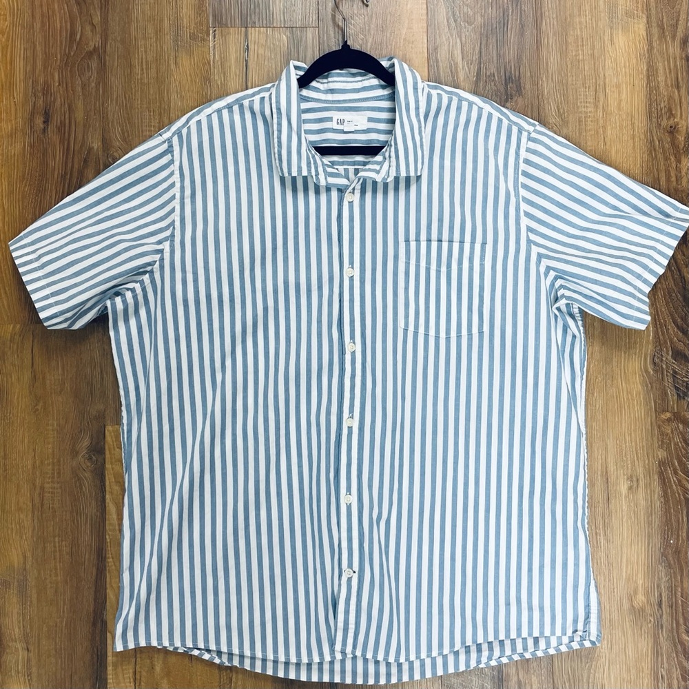 Gap Black Button down collared short sleeve shirt for spring / summer XXL / 2XL